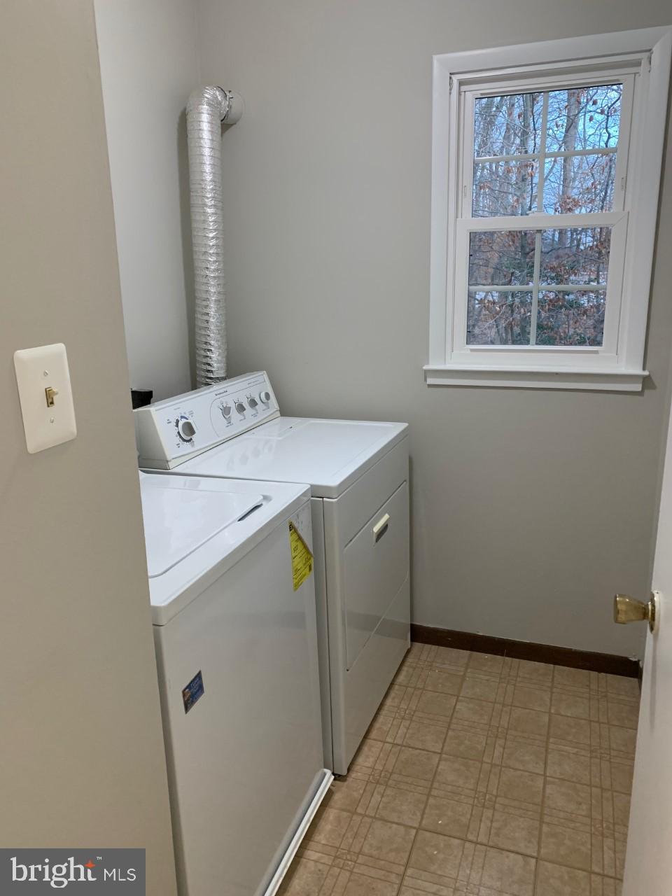 DALE CITY - Residential Lease