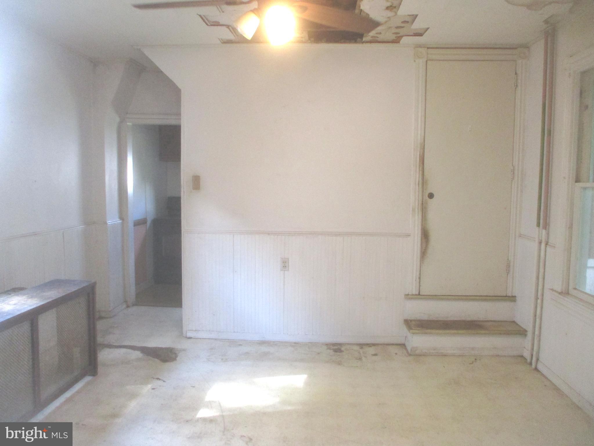706 RACE STREET
