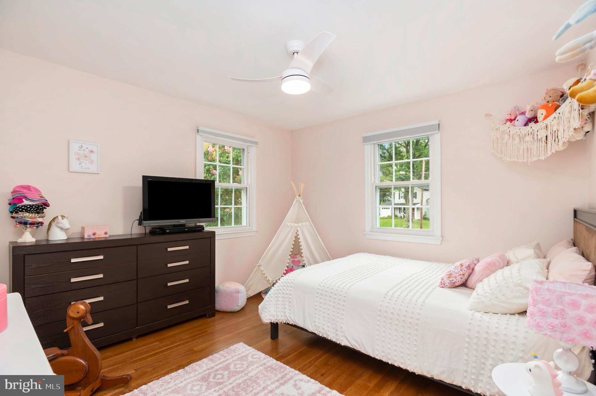 WOODLEY GARDENS - Residential