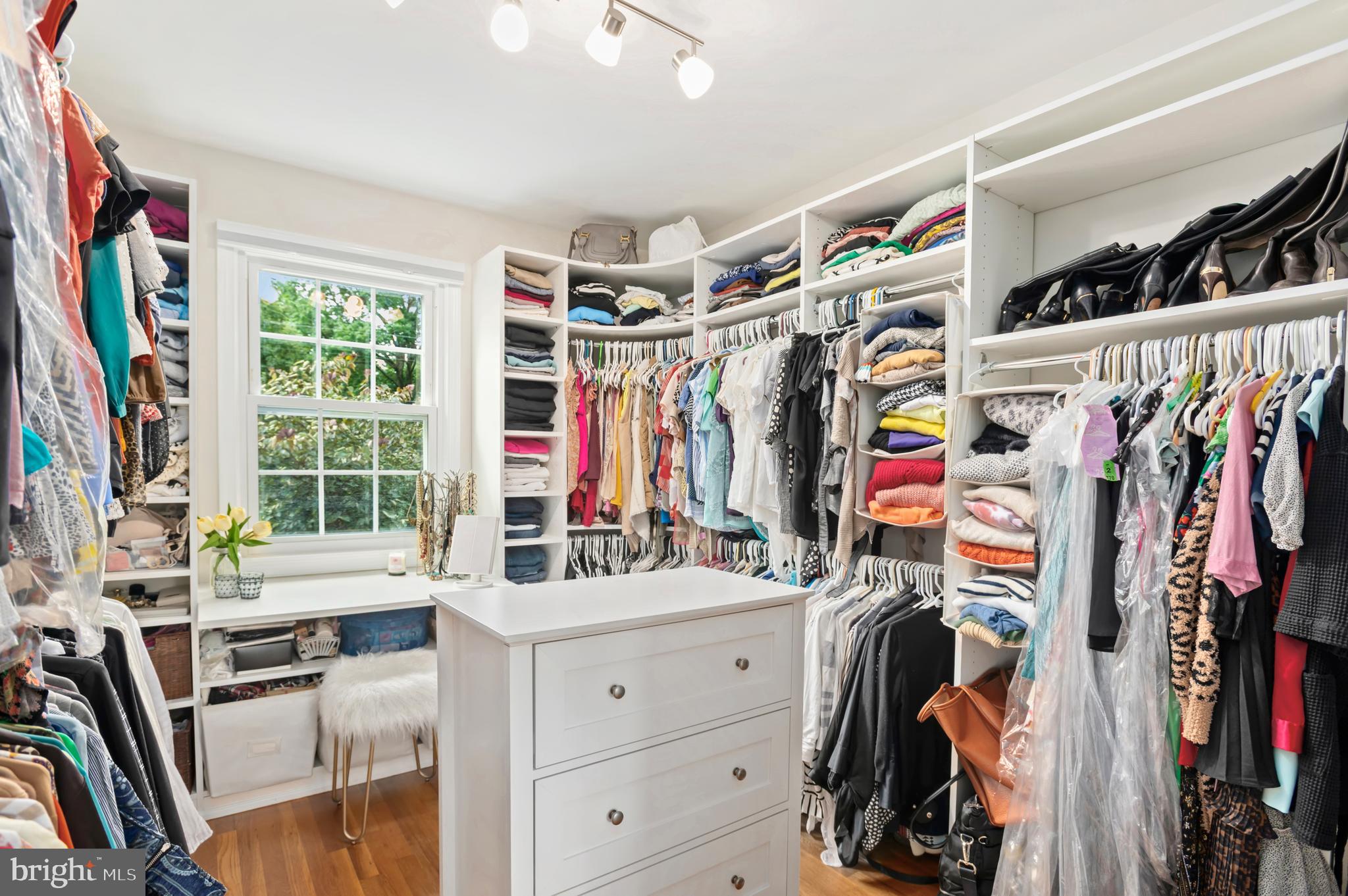 WOODLEY GARDENS - Residential