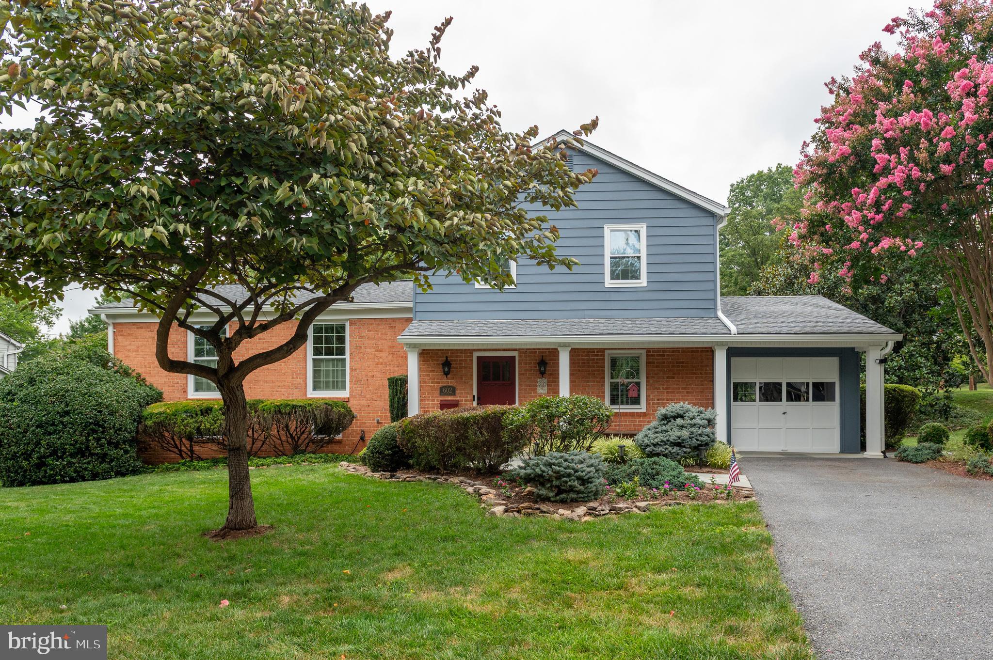 WOODLEY GARDENS - Residential