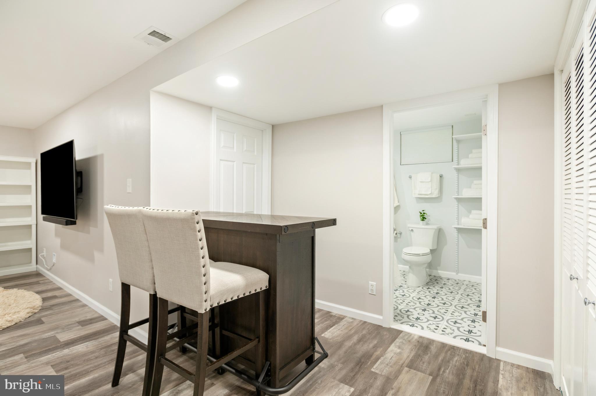 WOODLEY GARDENS - Residential