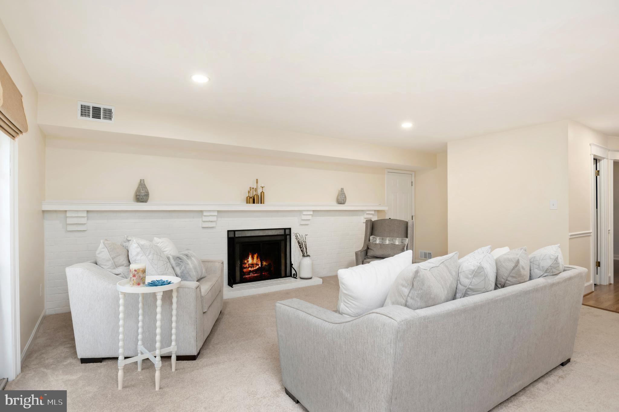 WOODLEY GARDENS - Residential