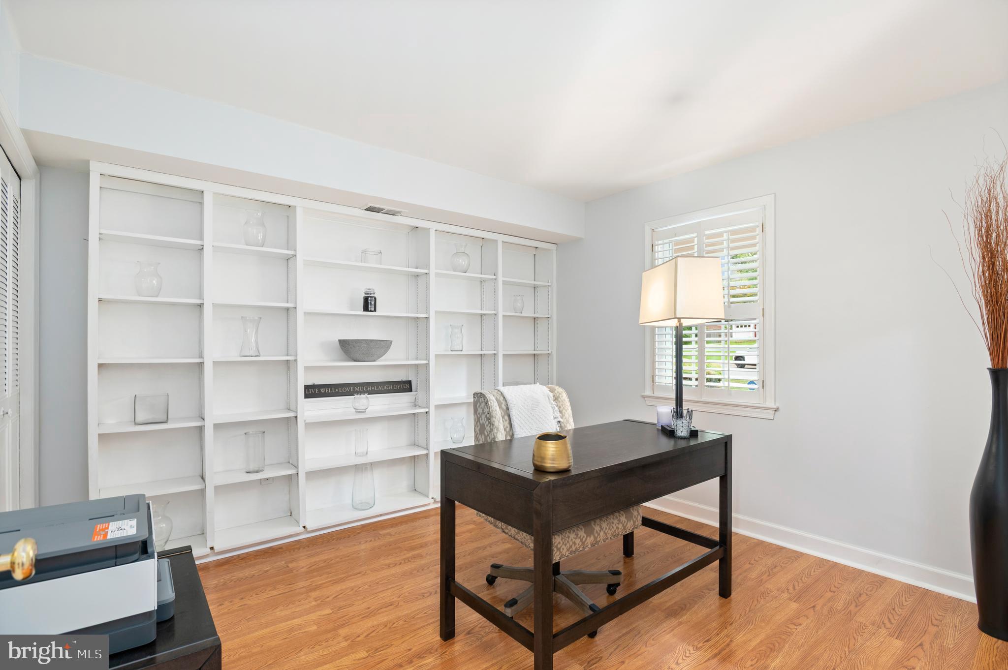 WOODLEY GARDENS - Residential