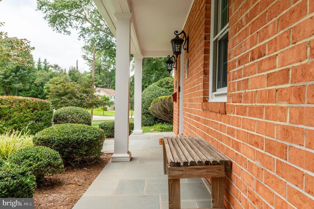 Photo of 602 Smallwood Road, ROCKVILLE, MD 20850 (MLS # MDMC2195358)