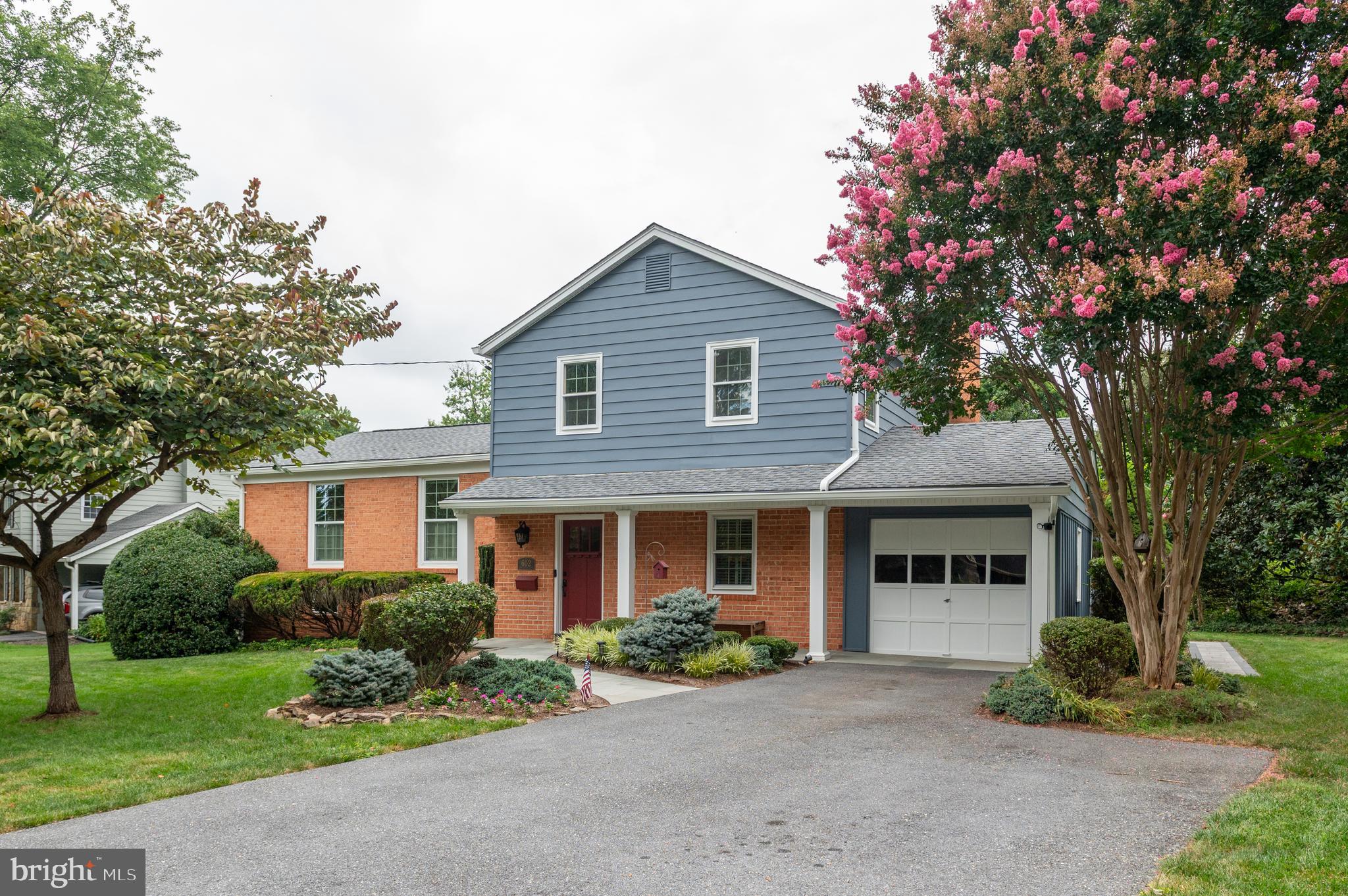 WOODLEY GARDENS - Residential