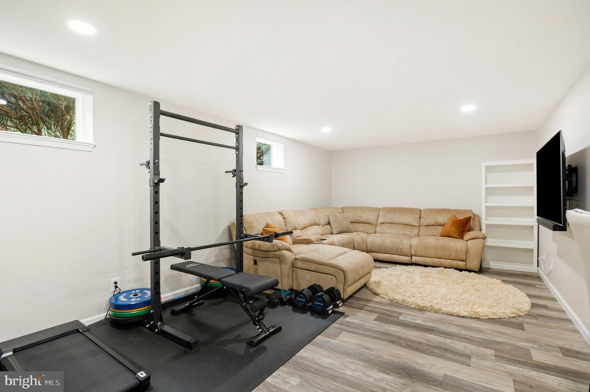 WOODLEY GARDENS - Residential