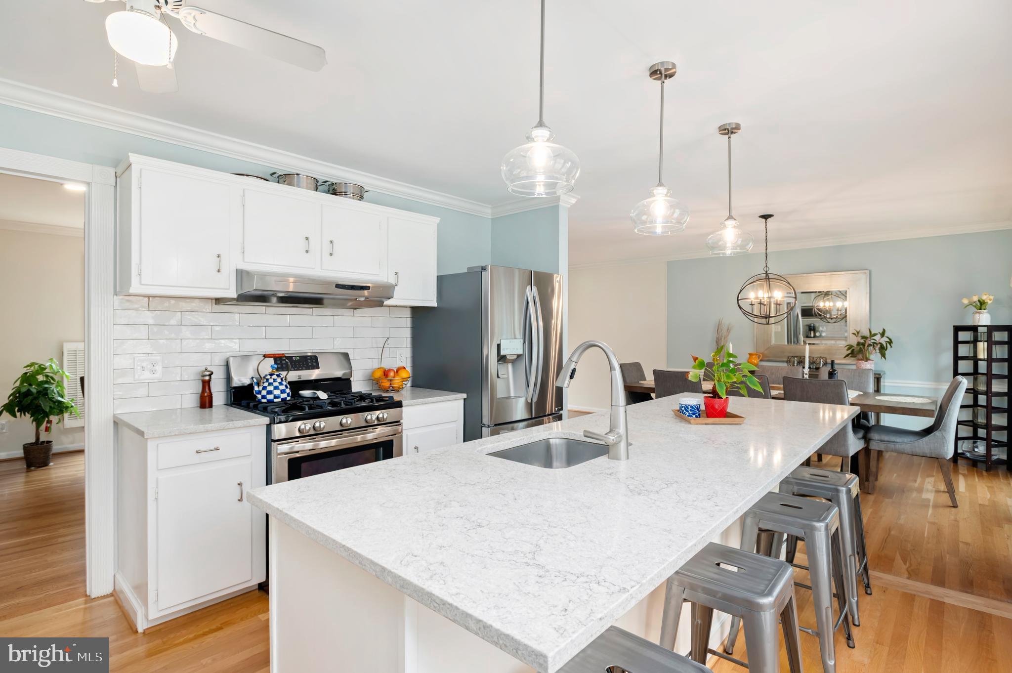 WOODLEY GARDENS - Residential