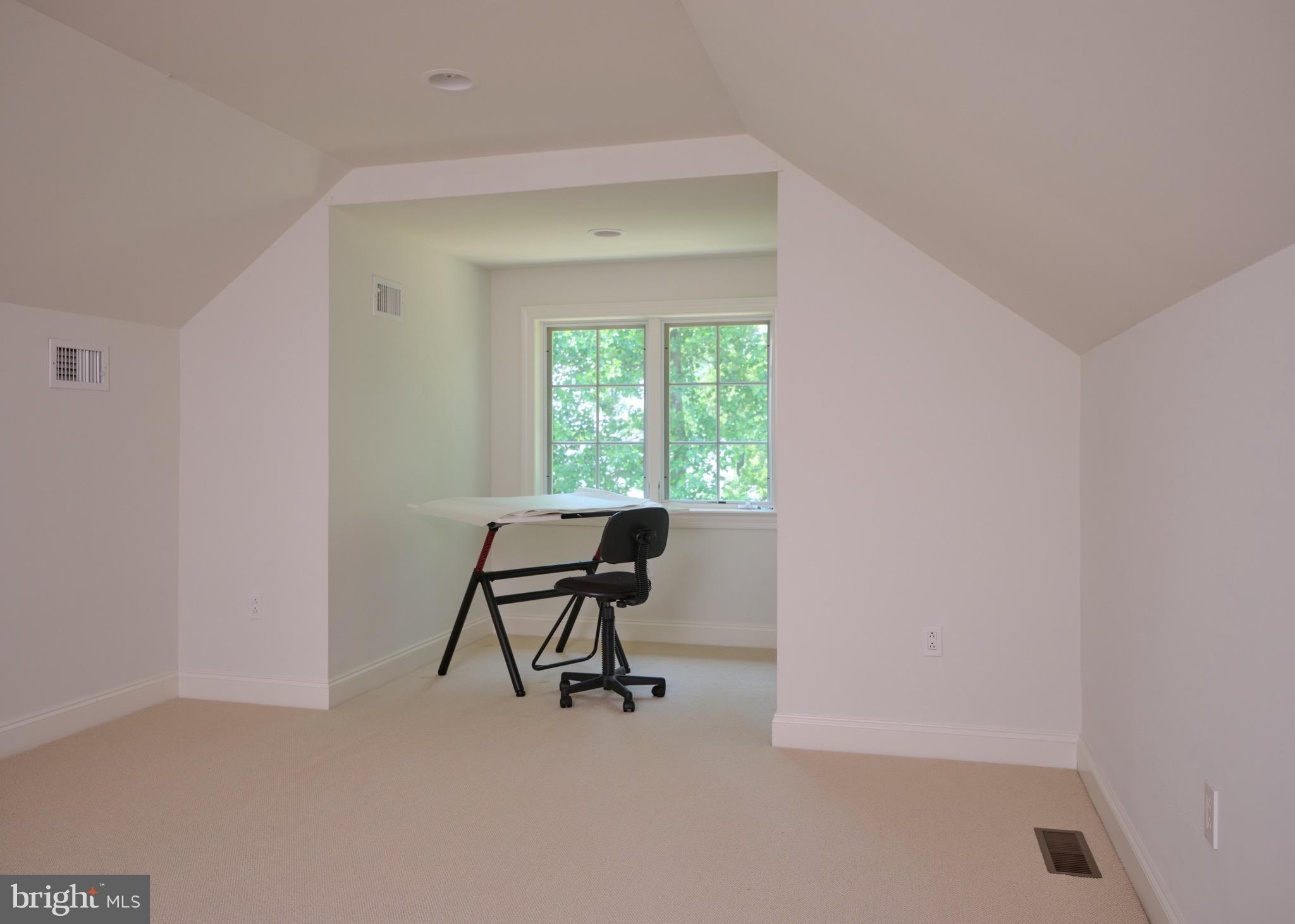 HUNTINGDON VALLEY - Residential