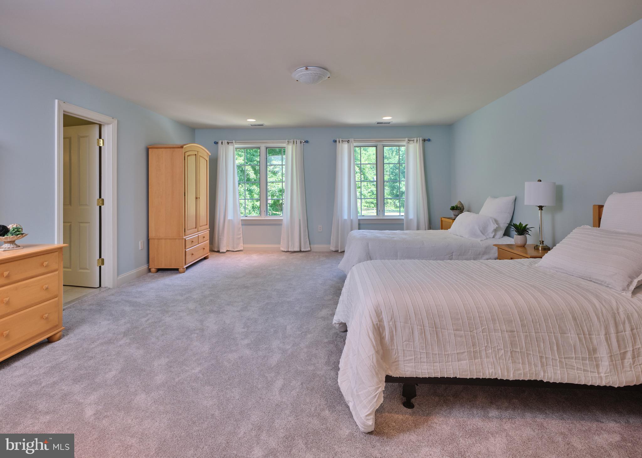 HUNTINGDON VALLEY - Residential