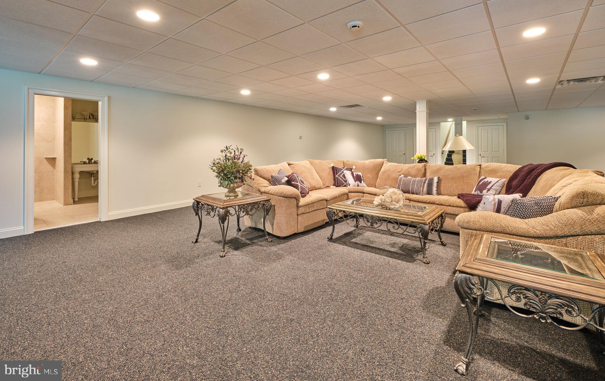 HUNTINGDON VALLEY - Residential