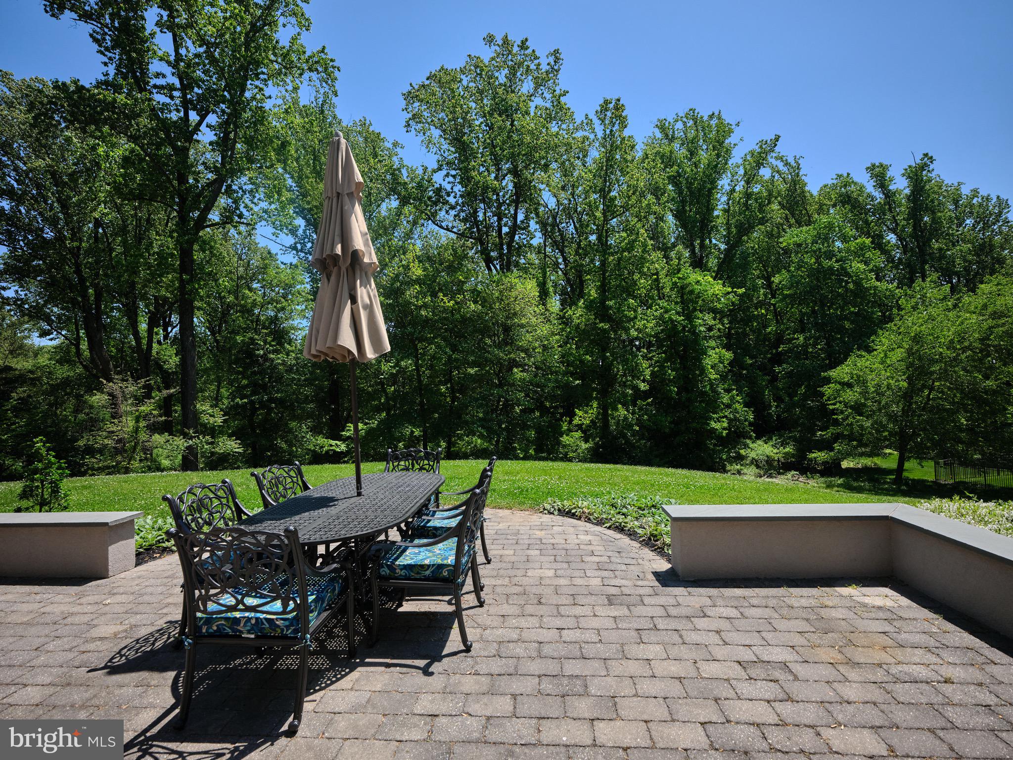 HUNTINGDON VALLEY - Residential