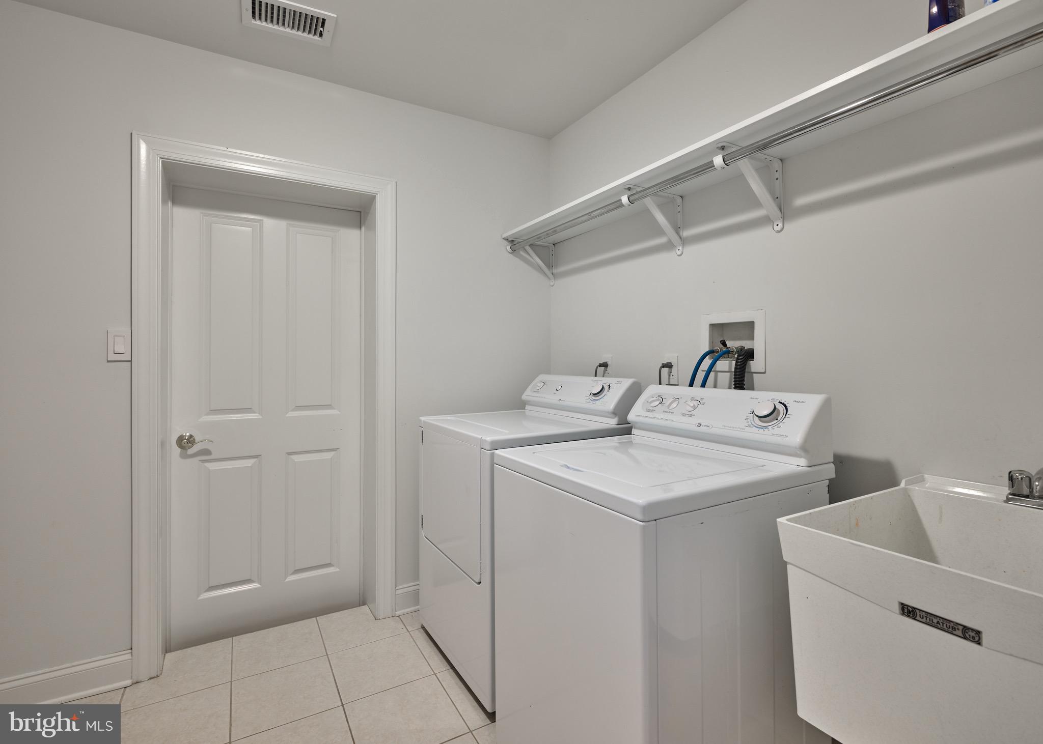 HUNTINGDON VALLEY - Residential