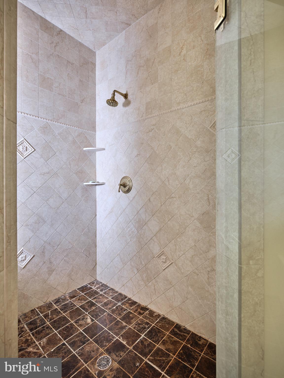 HUNTINGDON VALLEY - Residential