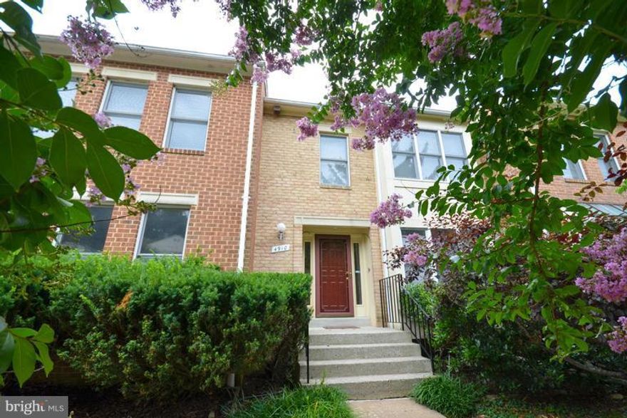 Huge kitchen w/ granite + SS appliances, separate DR, +large LR w/ FP w/ access to spacious deck. UL offers MBD + updated en-suite w/ jetted tub, separate shower, and dual vanities. Additional 2 BDs + full bath on this level. LL has FBA, laundry room w/ 2nd refrigerator + spacious rec room w/ room for storage. LL has access to fenced in patio. Tot lot + walking to metro. Good credit required.