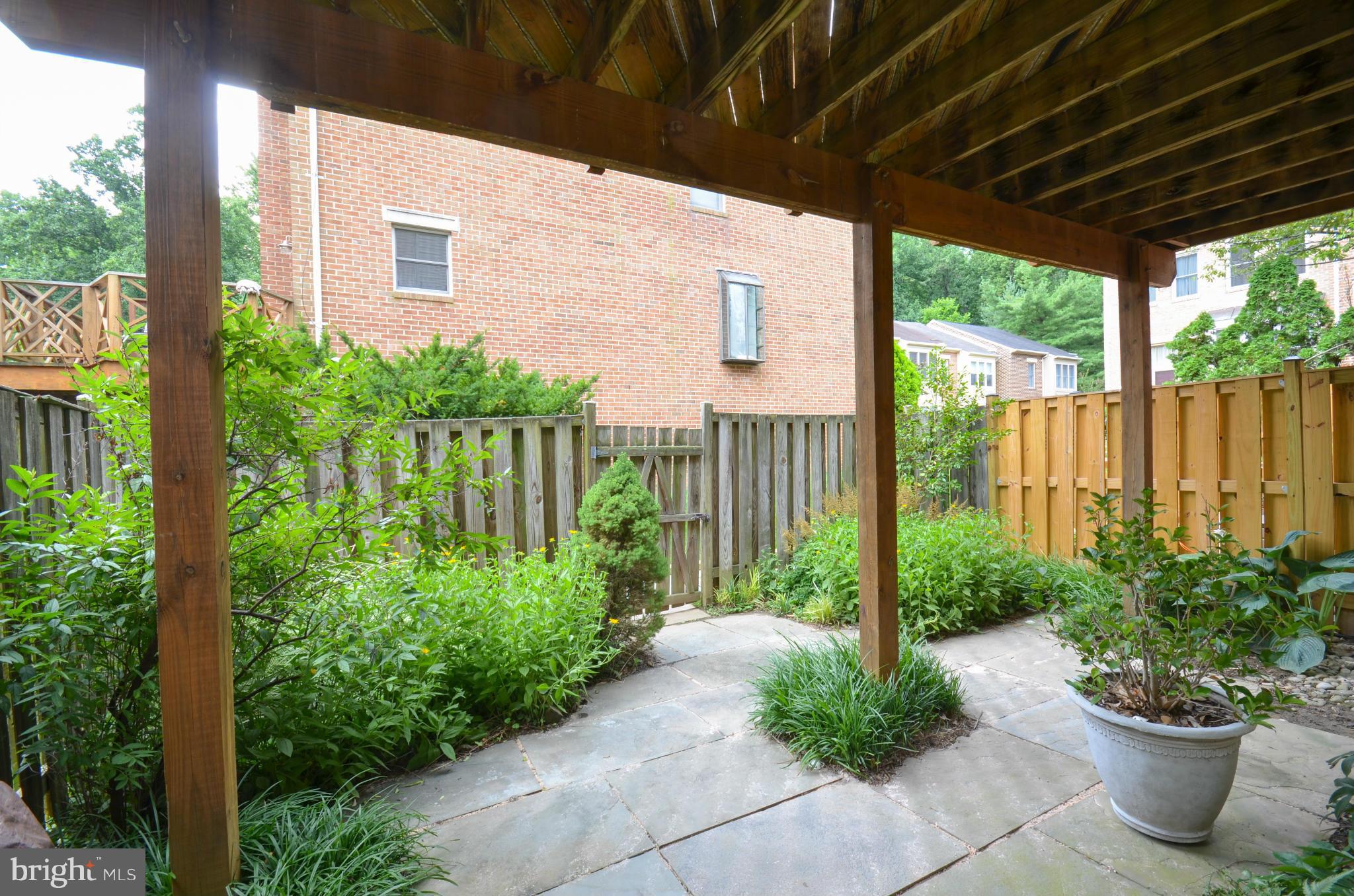 STONEYBROOK - Residential Lease