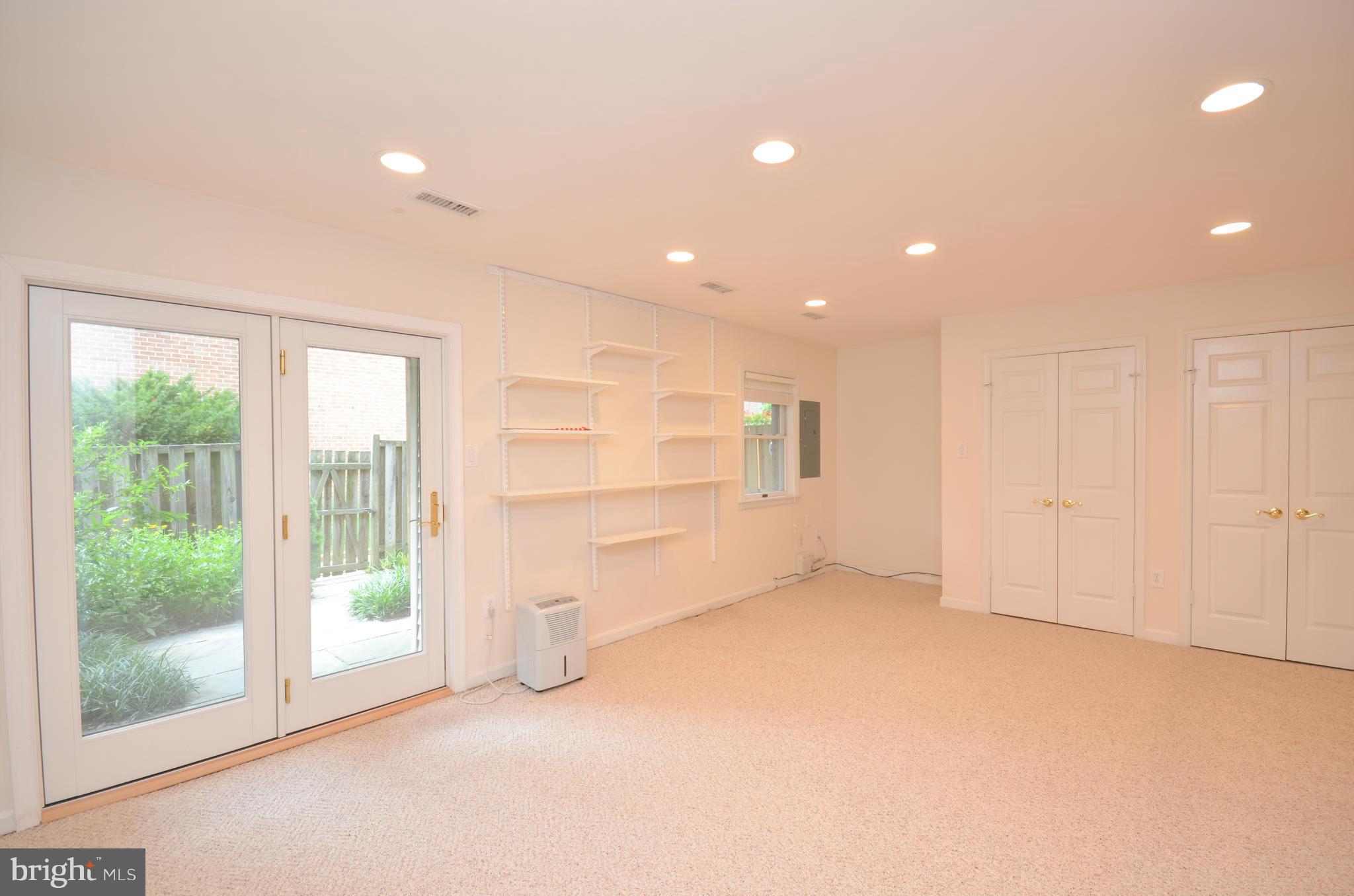 STONEYBROOK - Residential Lease