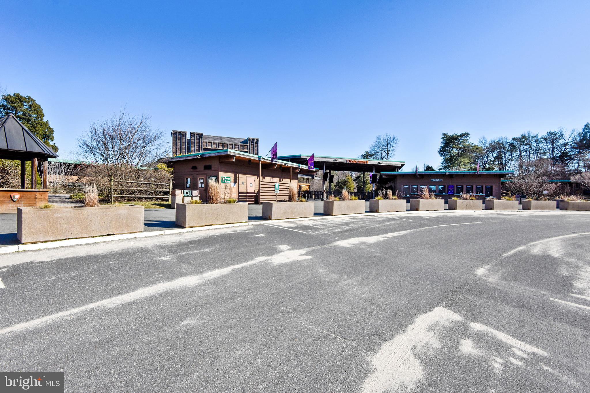 BLUFFS OF WOLF TRAP - Residential