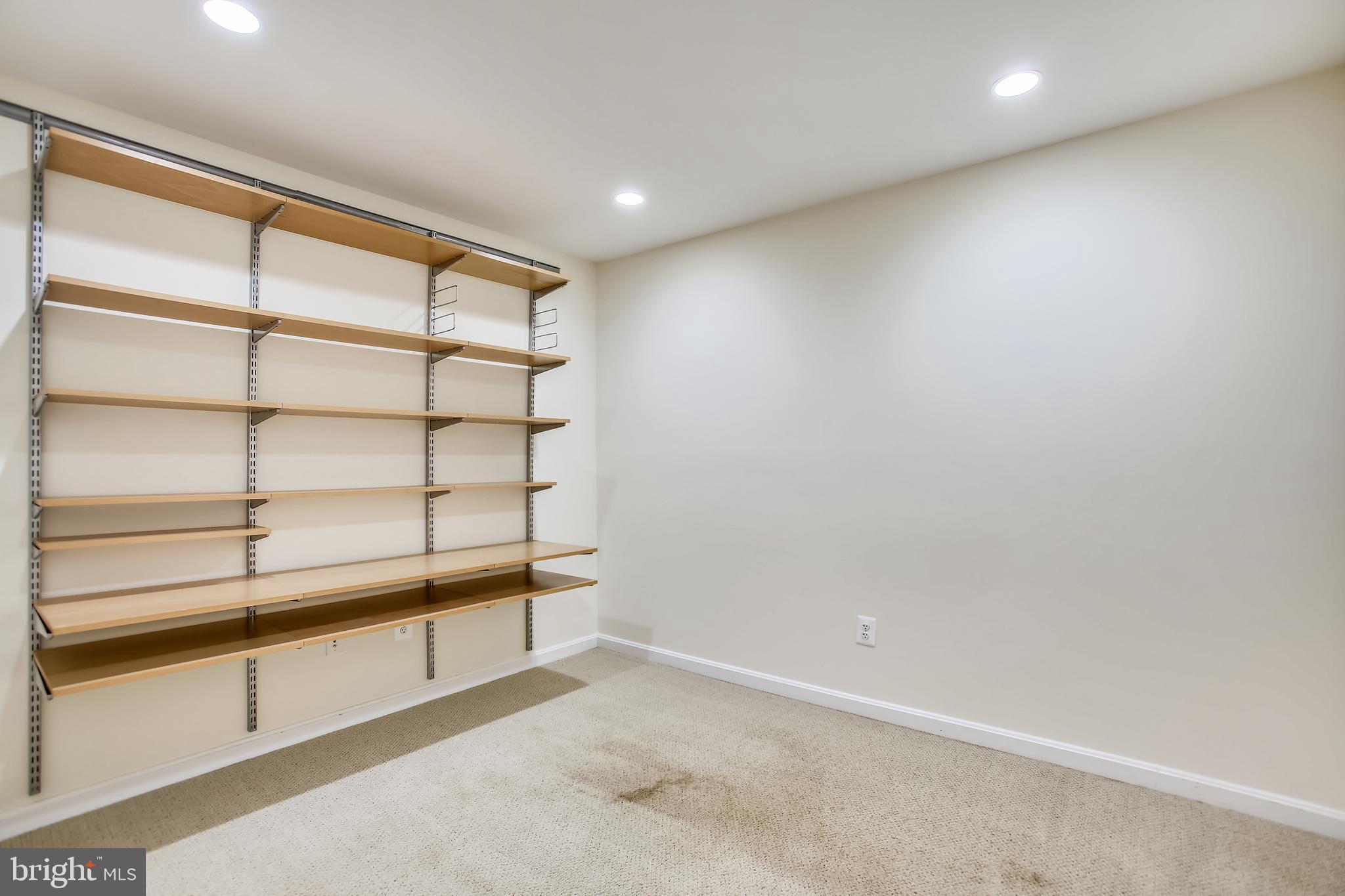 BLUFFS OF WOLF TRAP - Residential