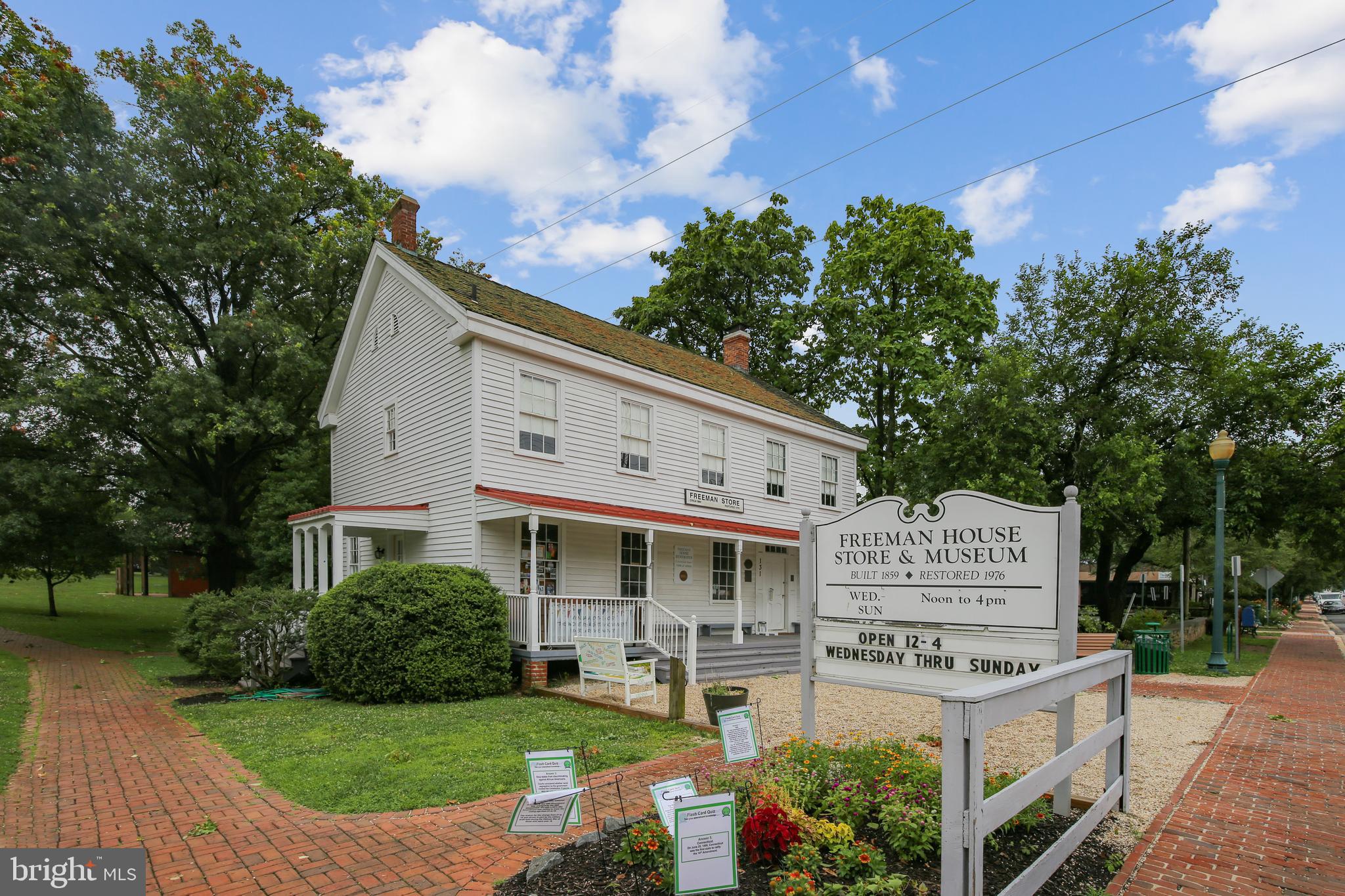BLUFFS OF WOLF TRAP - Residential