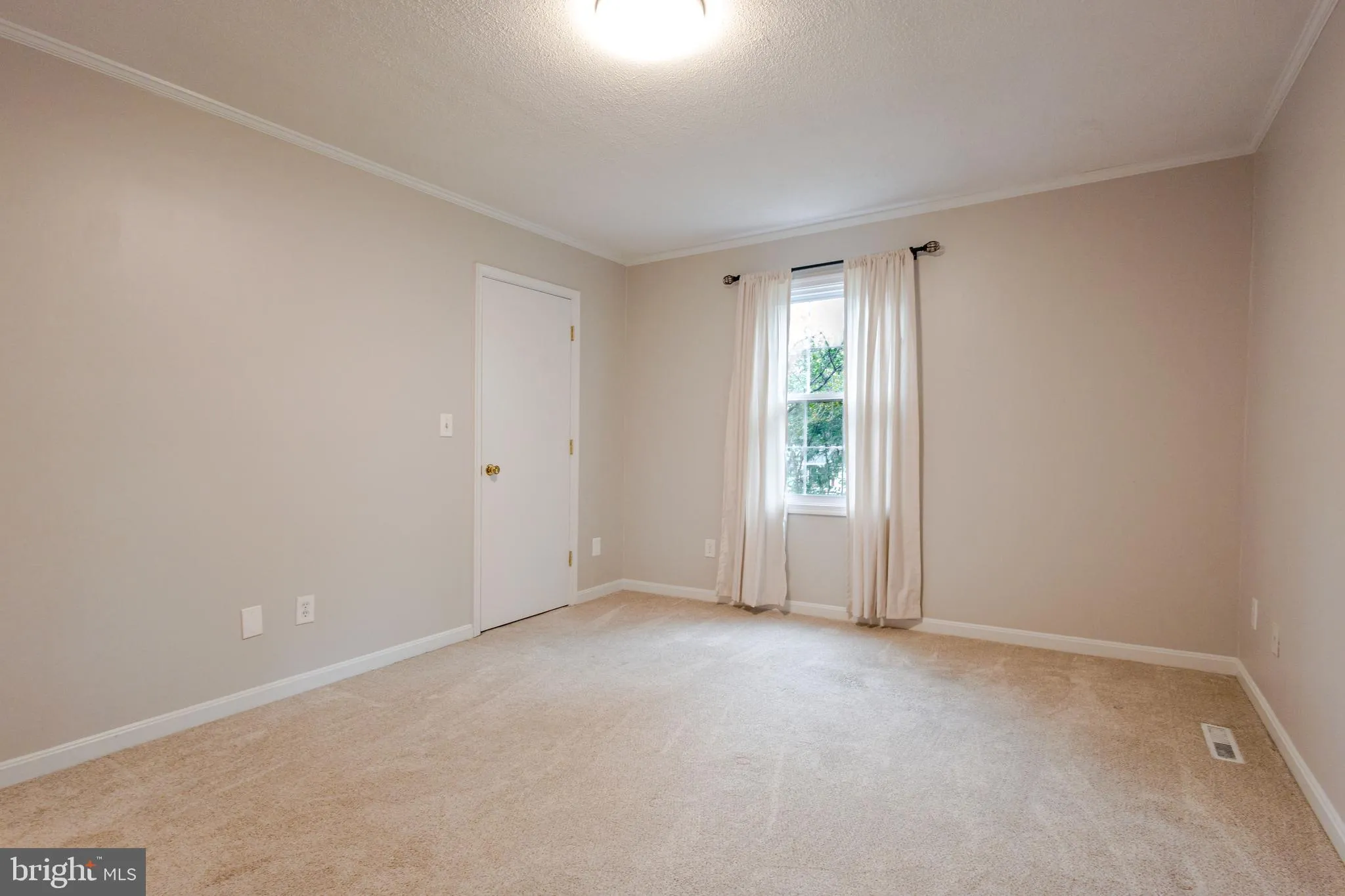 Fredericksburg, Virginia 22405, United States, 3 Bedrooms Bedrooms, ,3 BathroomsBathrooms,Residential,Active,220232