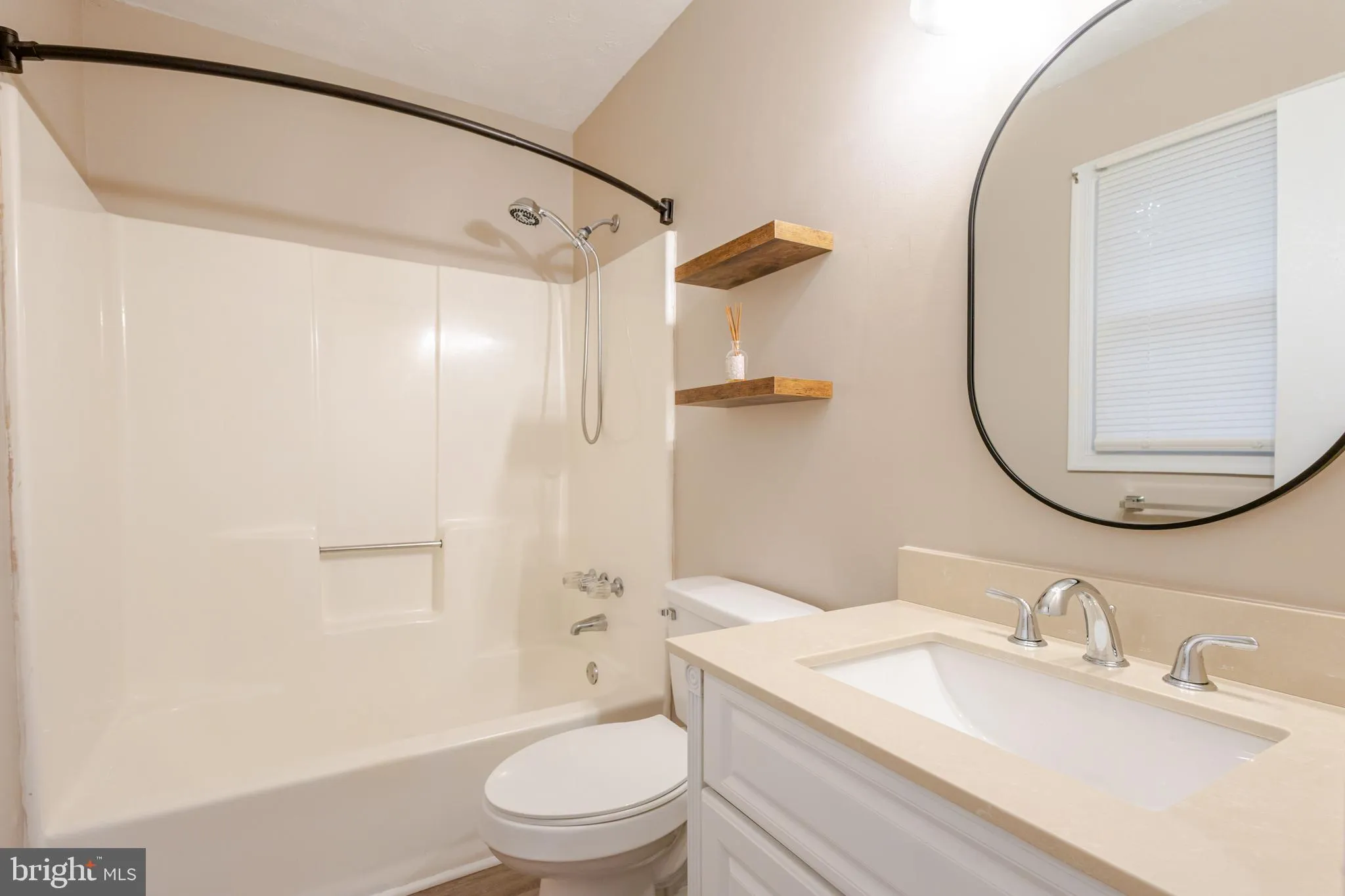 Fredericksburg, Virginia 22405, United States, 3 Bedrooms Bedrooms, ,3 BathroomsBathrooms,Residential,Active,220232