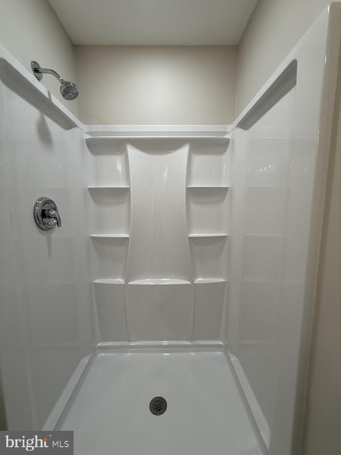 FLOWER HILL - Residential Lease