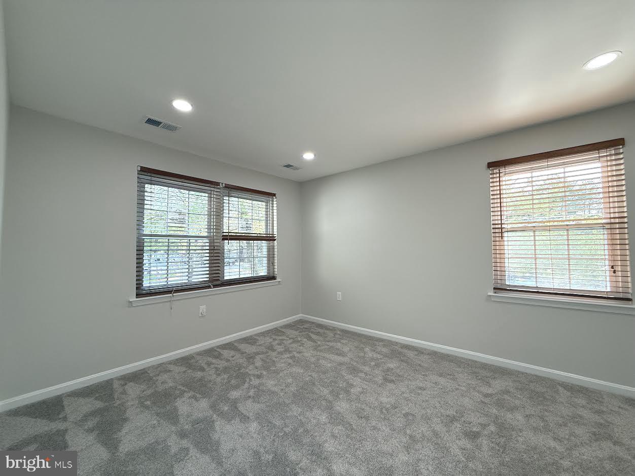 FLOWER HILL - Residential Lease