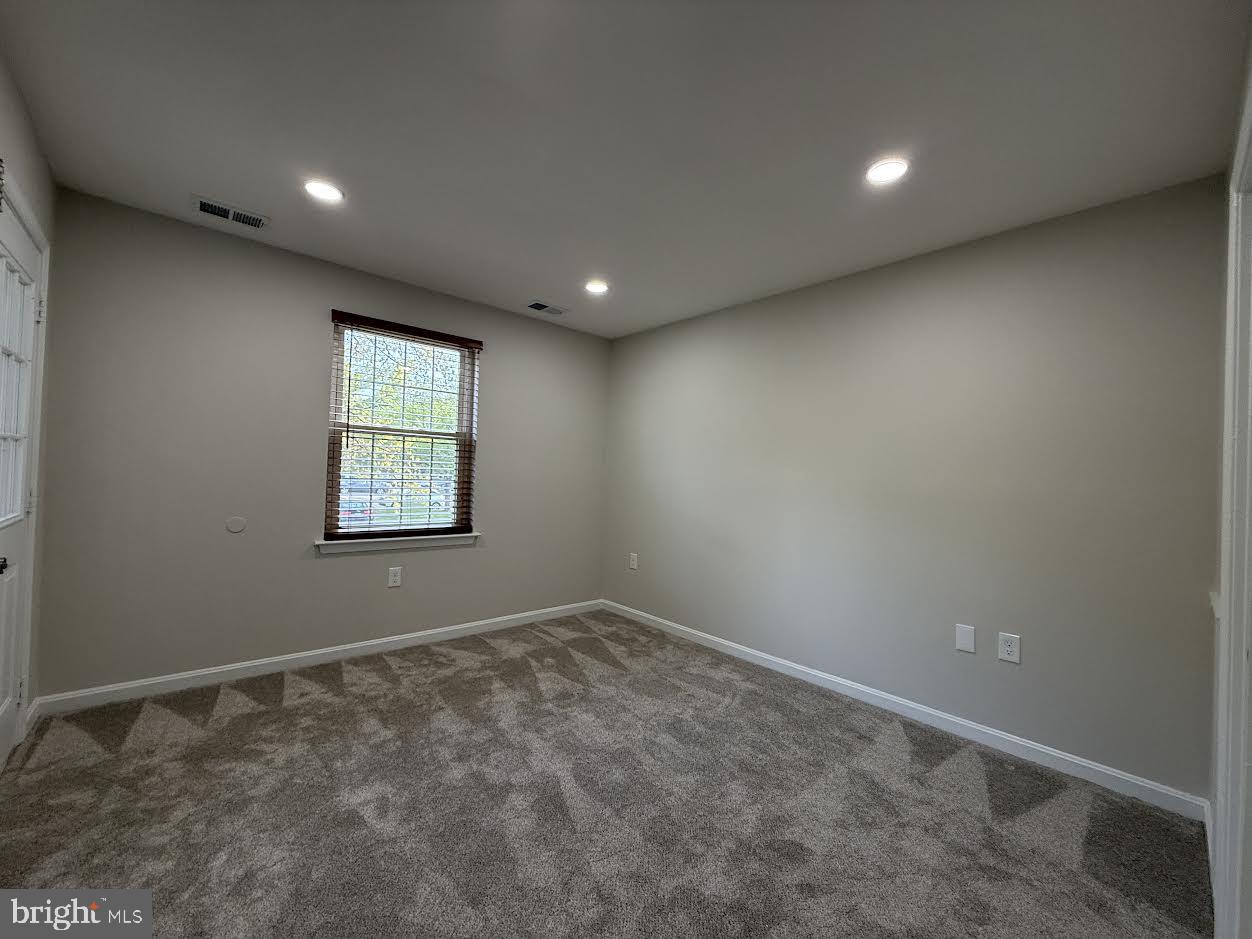 FLOWER HILL - Residential Lease