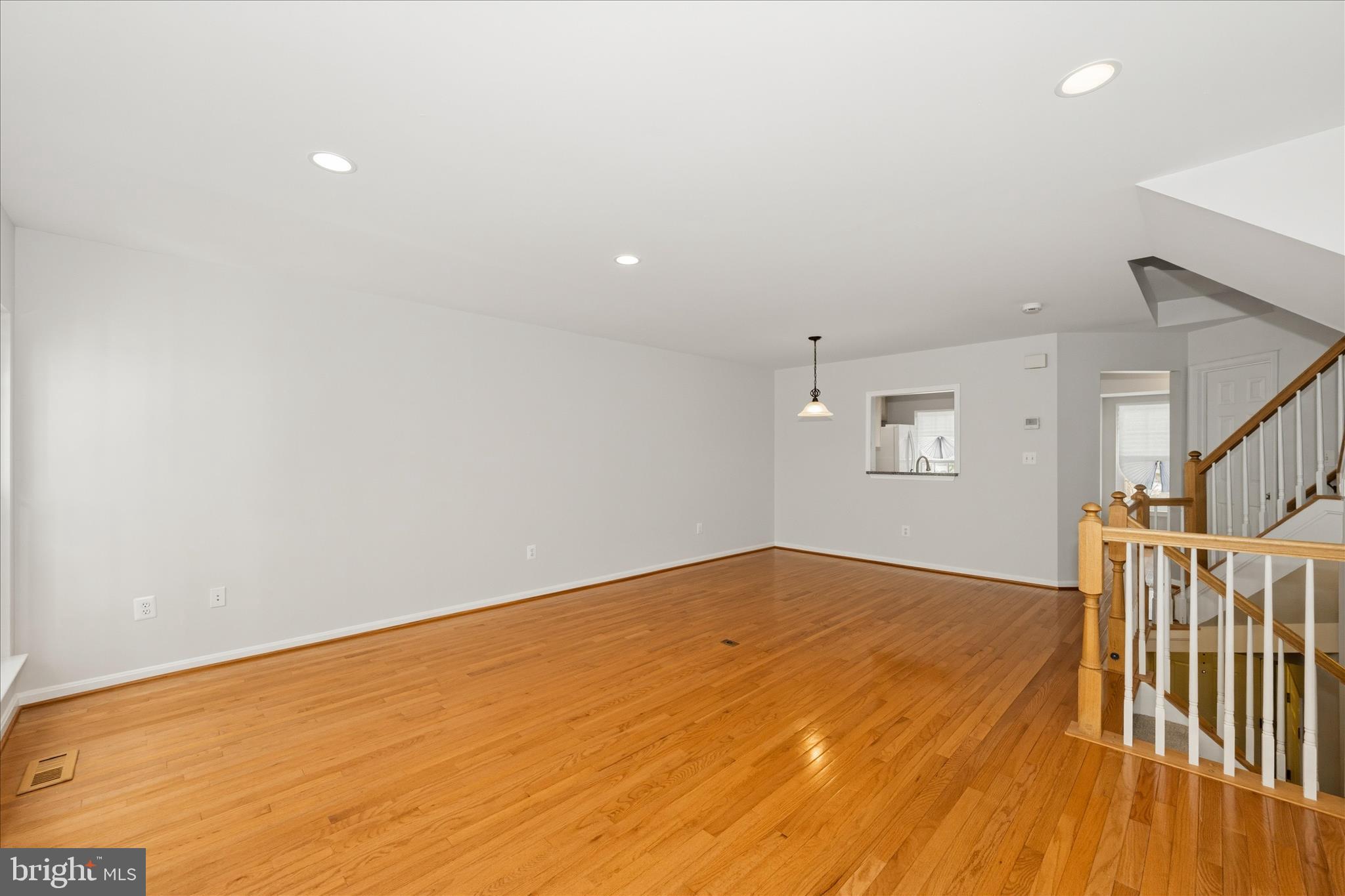 SEVEN OAKS - Residential