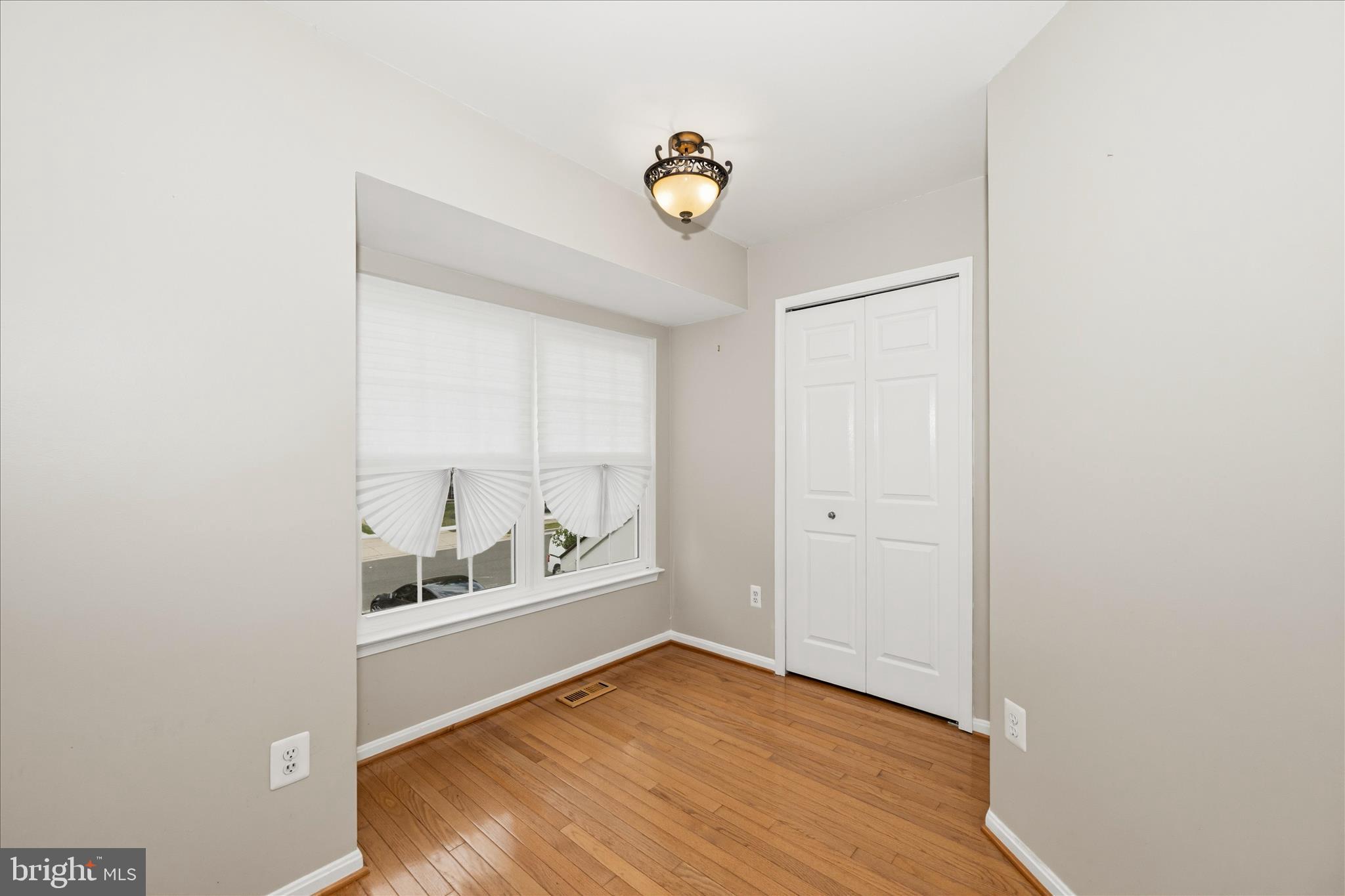 SEVEN OAKS - Residential