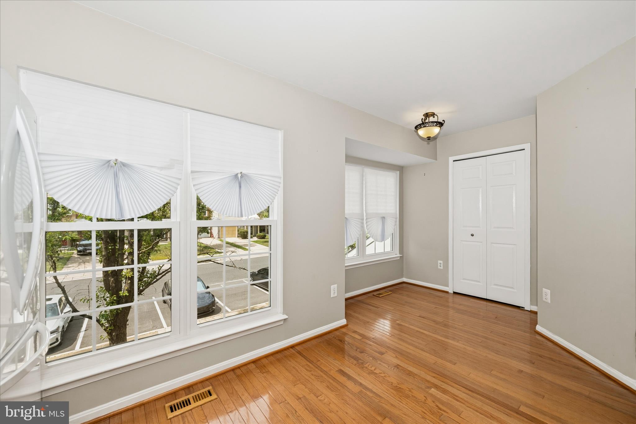 SEVEN OAKS - Residential
