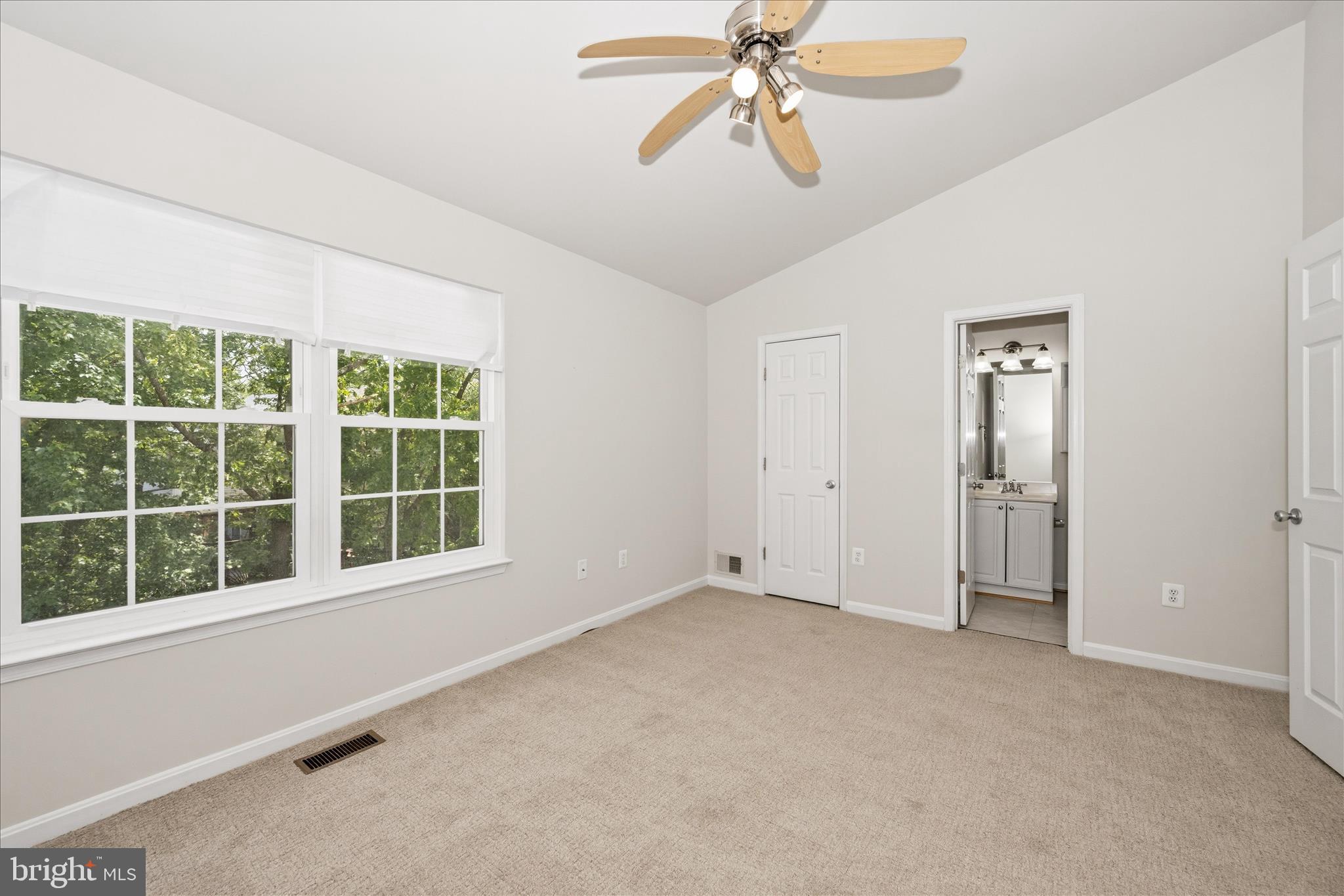 SEVEN OAKS - Residential