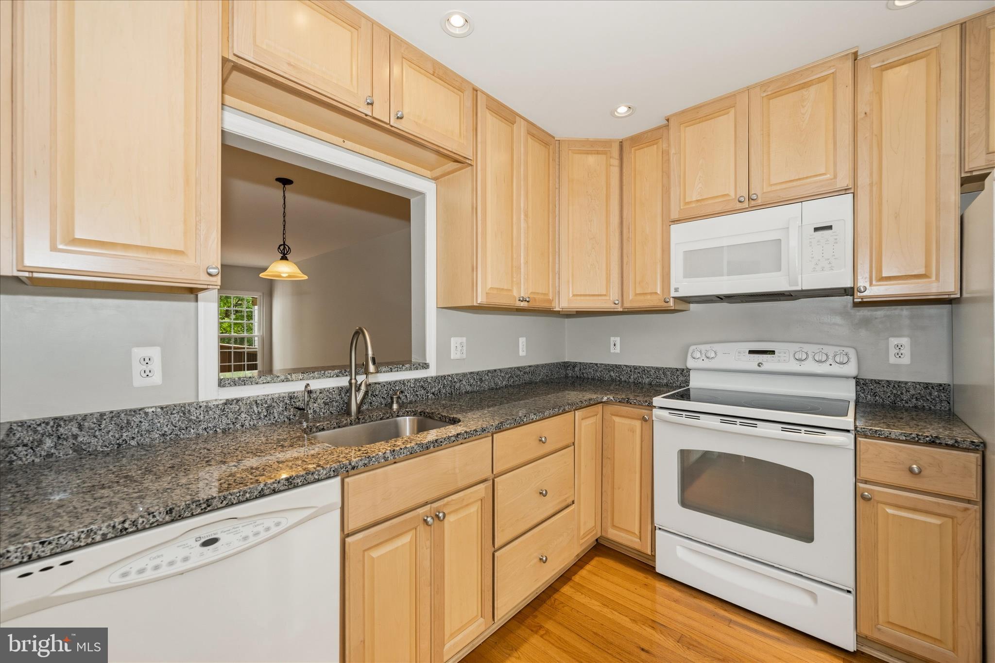 SEVEN OAKS - Residential