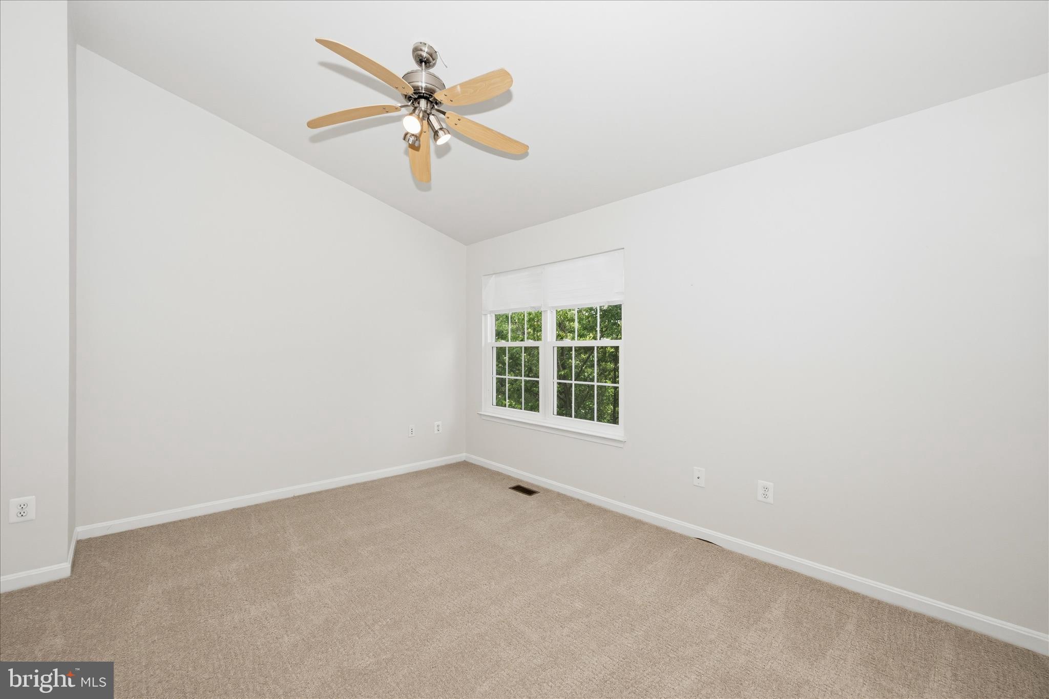 SEVEN OAKS - Residential