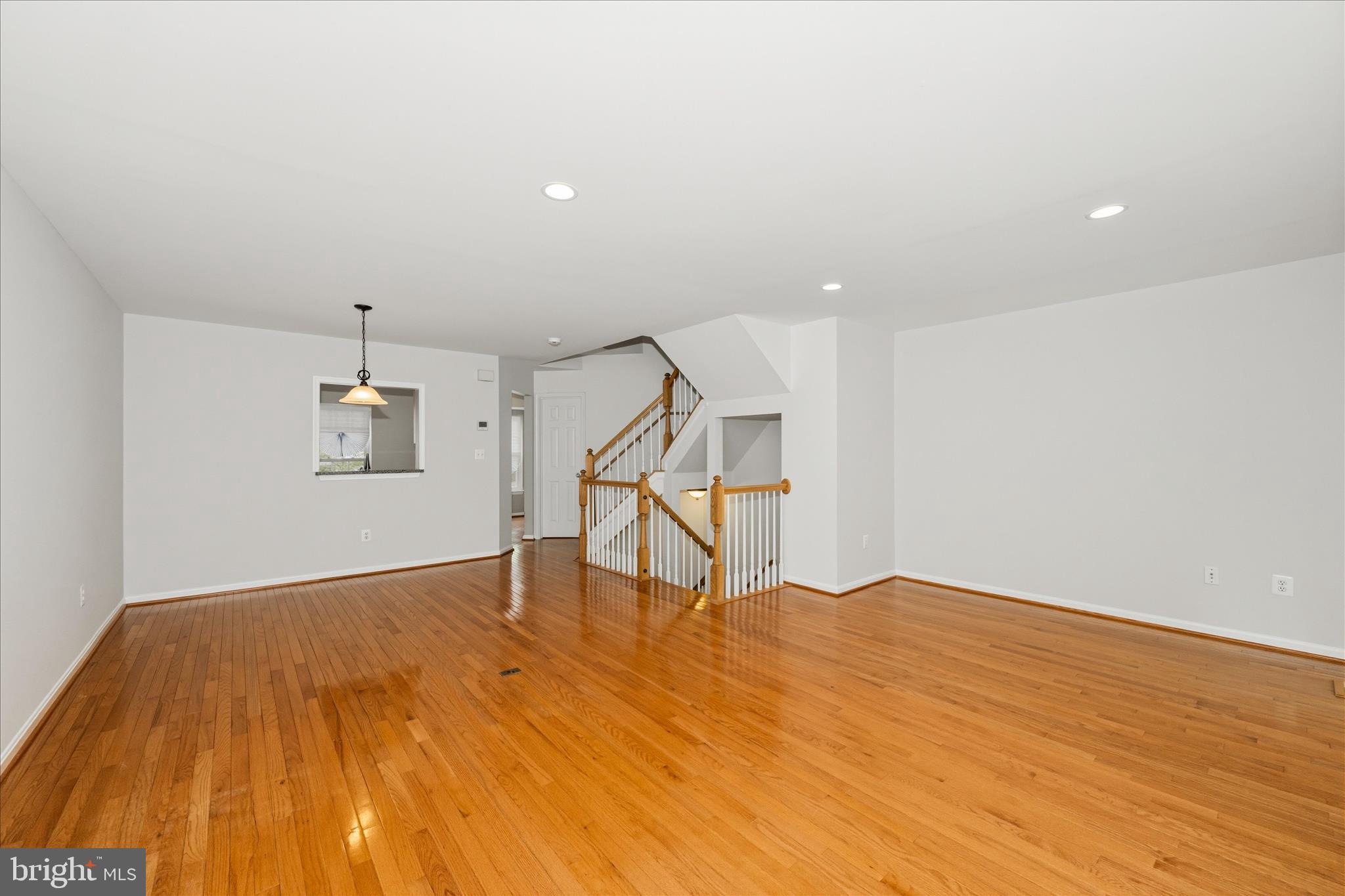 SEVEN OAKS - Residential