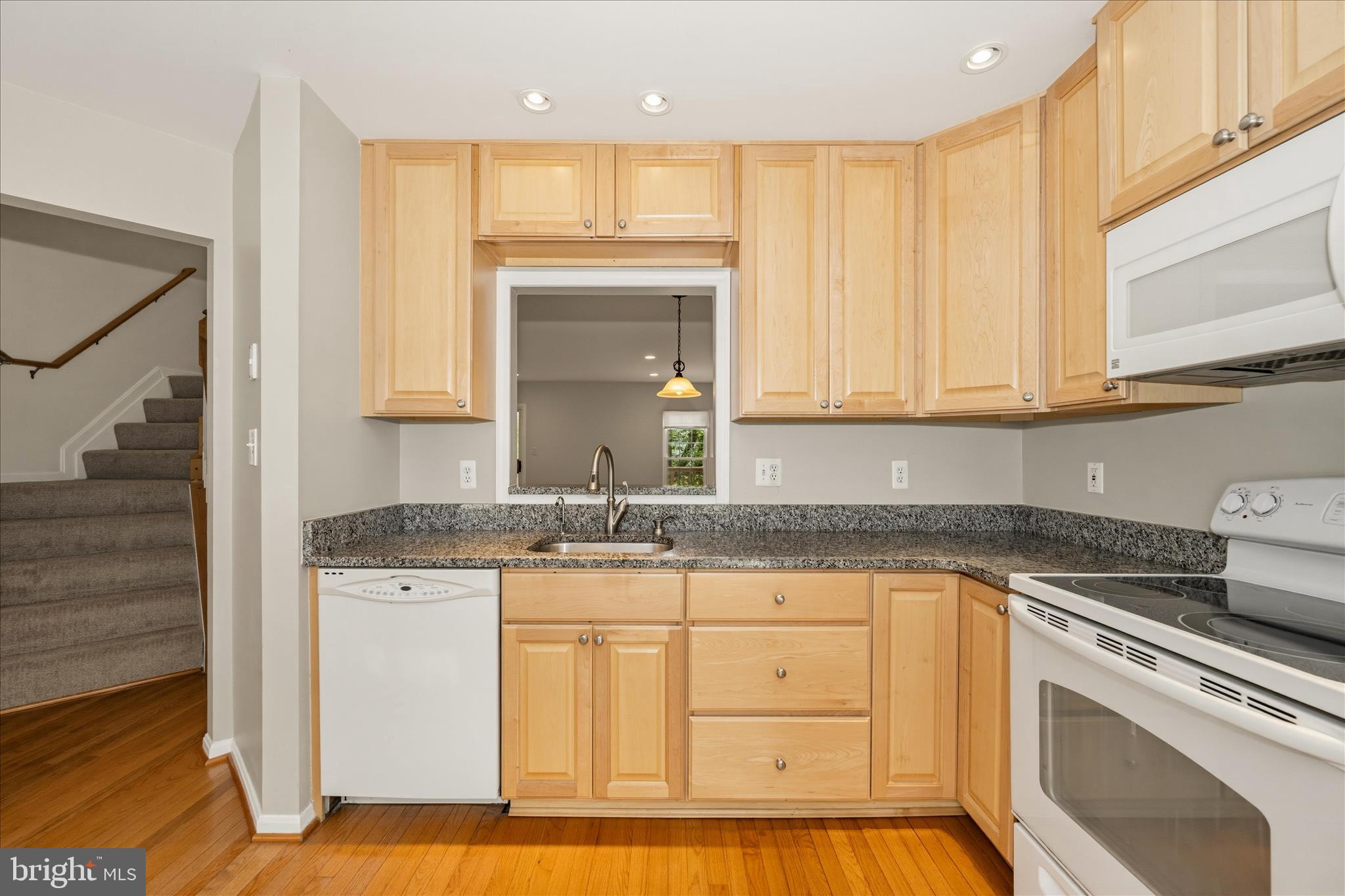 SEVEN OAKS - Residential