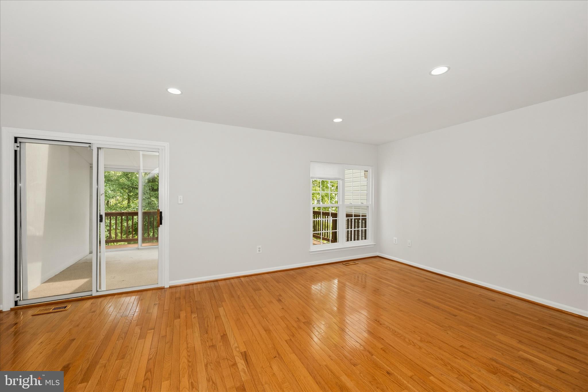 SEVEN OAKS - Residential