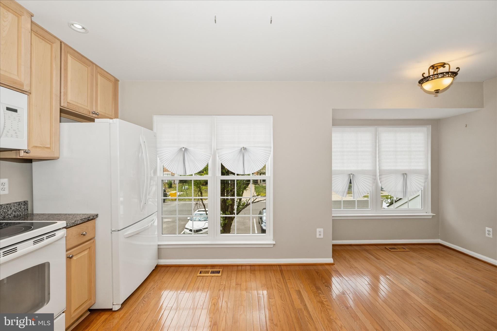 SEVEN OAKS - Residential