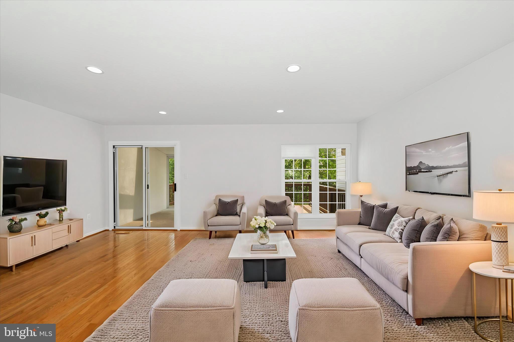 SEVEN OAKS - Residential