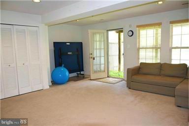 VILLAGE TOWNS - Residential Lease