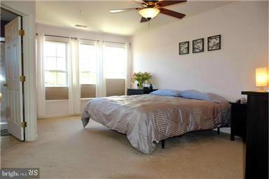 VILLAGE TOWNS - Residential Lease