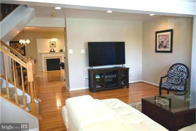 VILLAGE TOWNS - Residential Lease