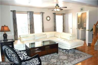 VILLAGE TOWNS - Residential Lease