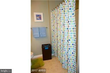 VILLAGE TOWNS - Residential Lease