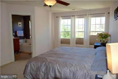 VILLAGE TOWNS - Residential Lease