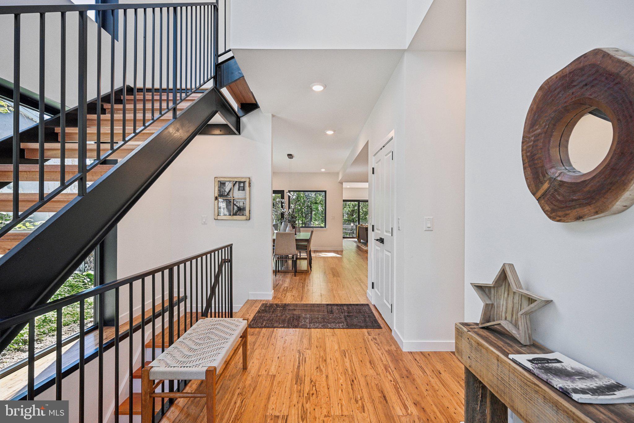 116 W MOUNT PLEASANT AVENUE