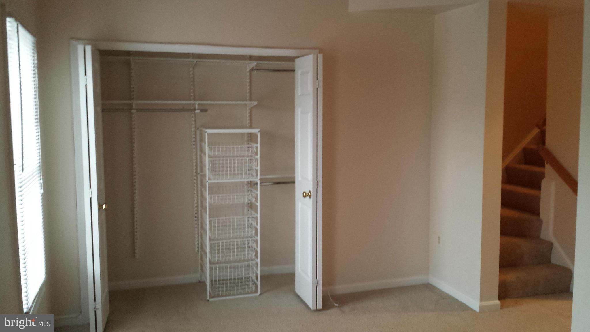 PARADISE - Residential Lease