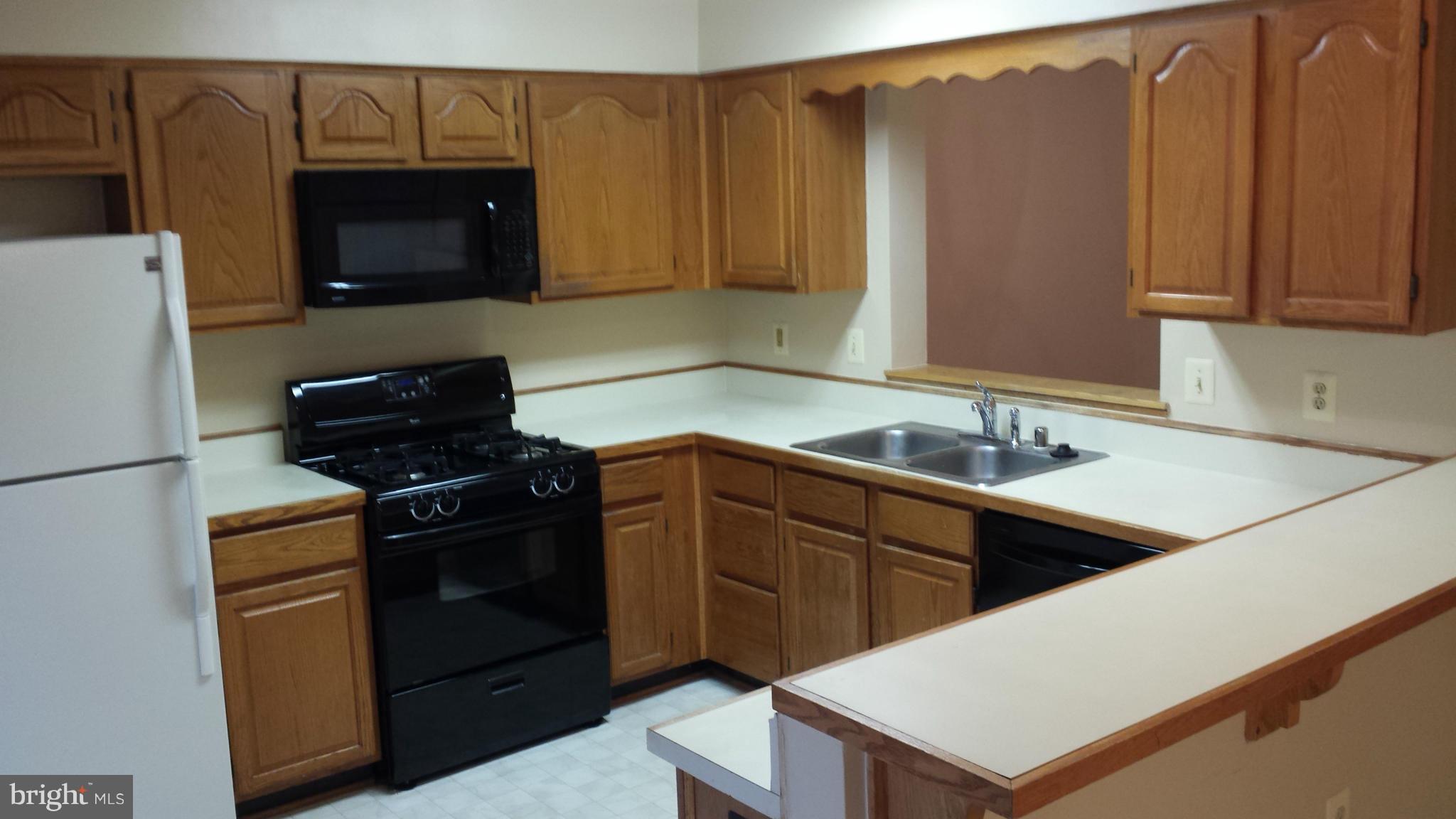 PARADISE - Residential Lease