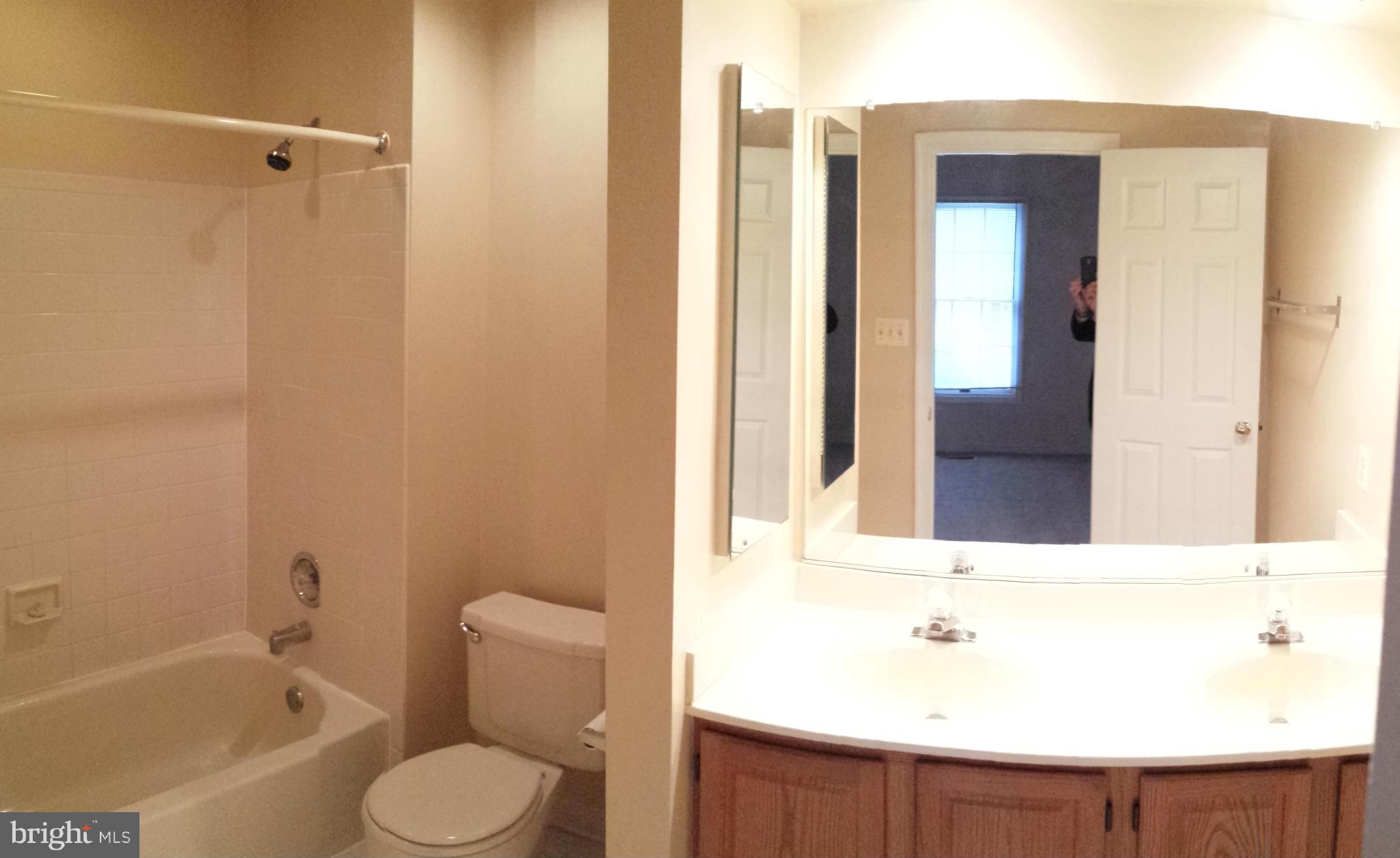 PARADISE - Residential Lease